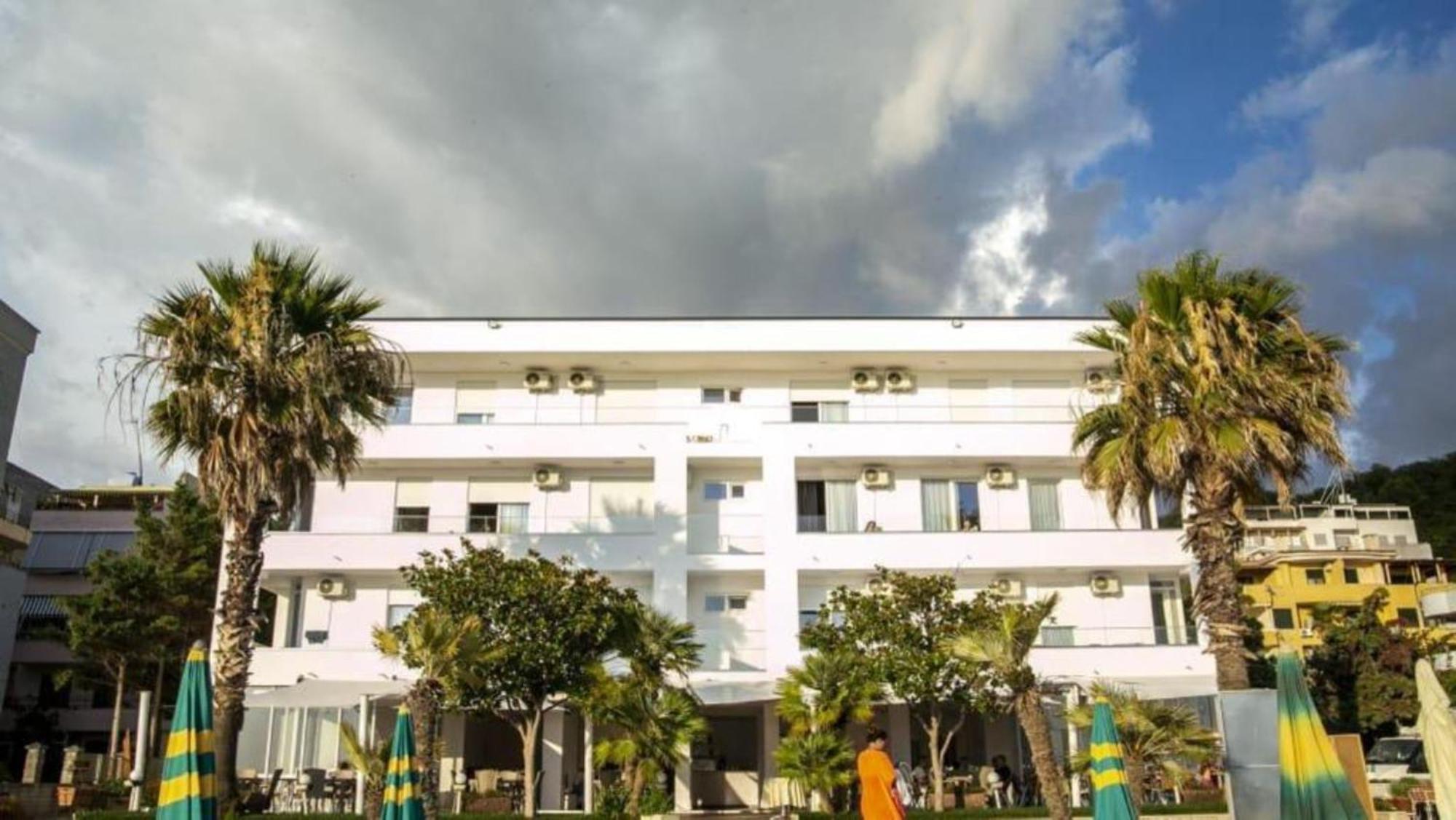 דורס Hotel Besani מראה חיצוני תמונה
