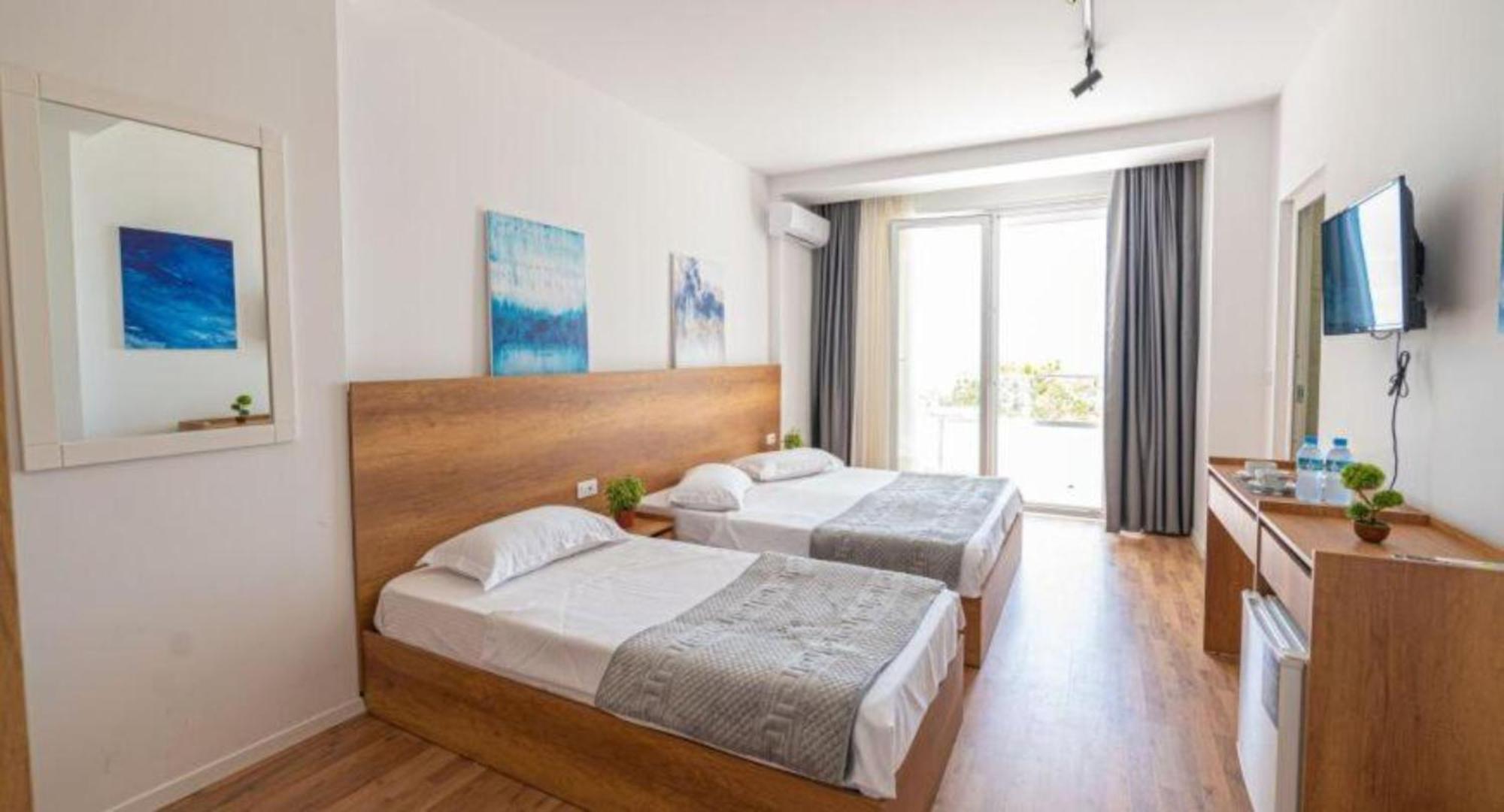 דורס Hotel Besani מראה חיצוני תמונה