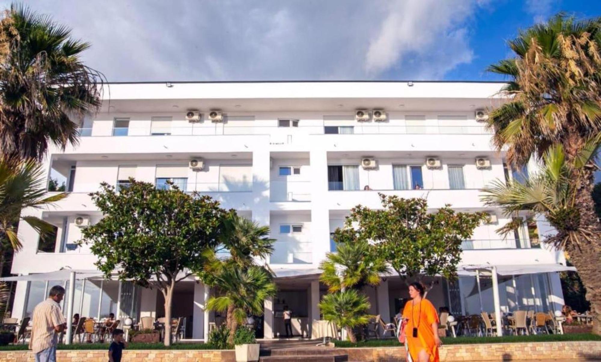 דורס Hotel Besani מראה חיצוני תמונה