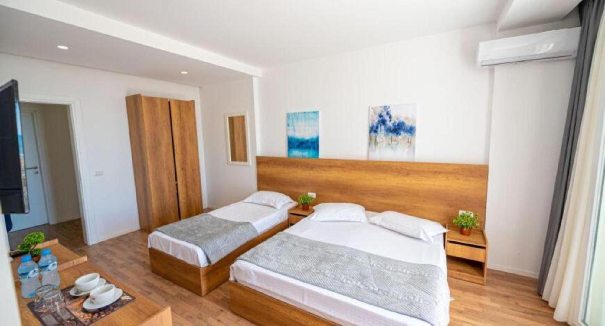 דורס Hotel Besani מראה חיצוני תמונה