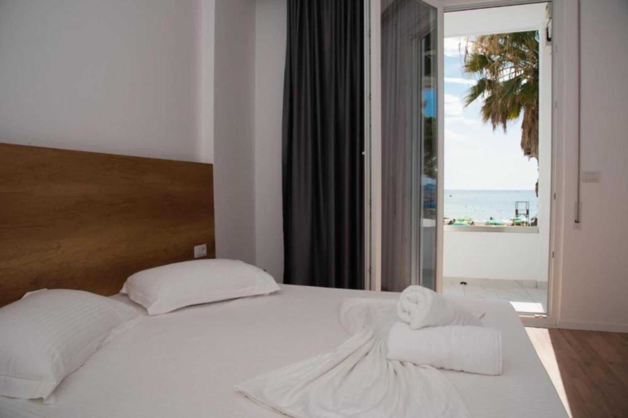 דורס Hotel Besani מראה חיצוני תמונה