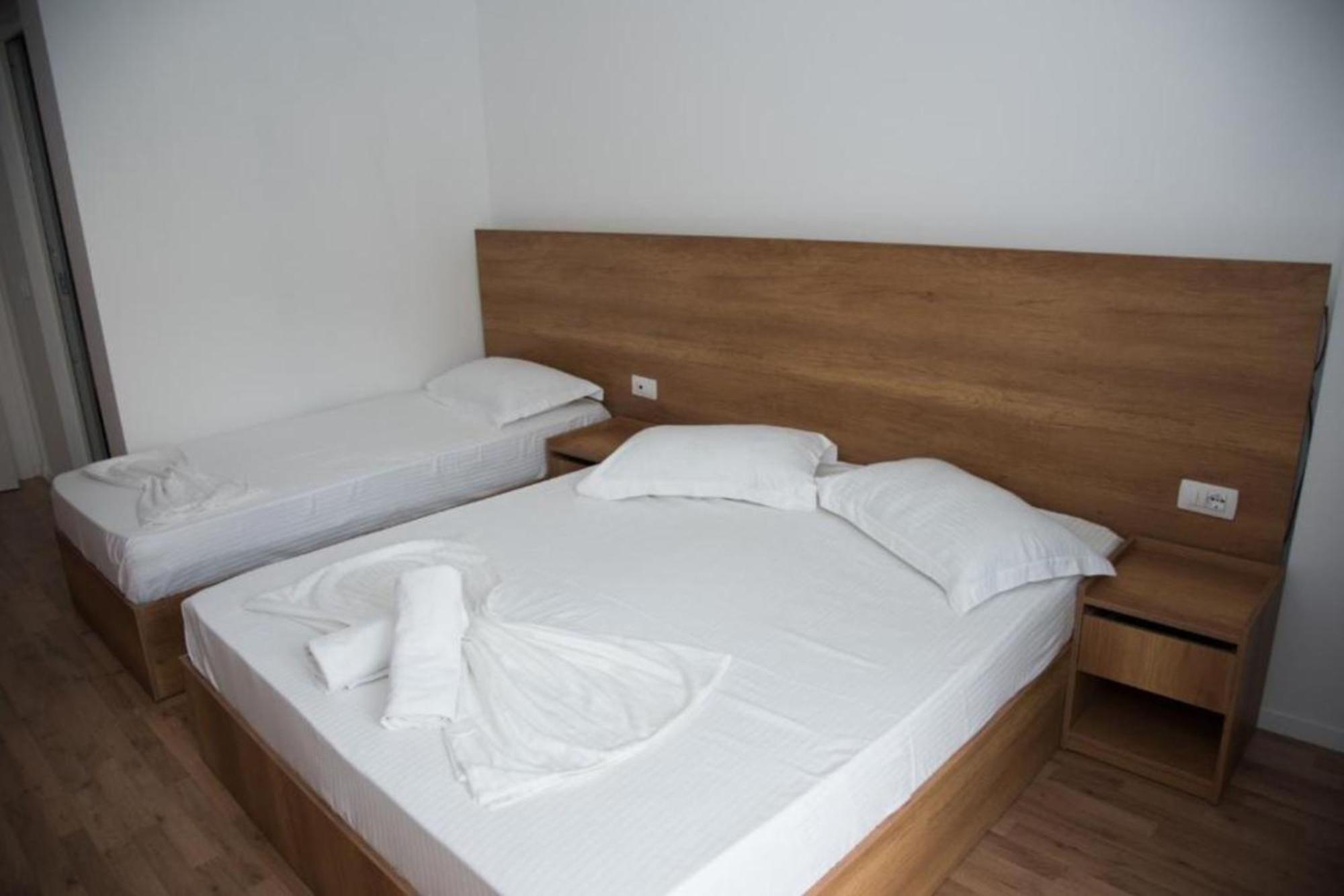 דורס Hotel Besani מראה חיצוני תמונה